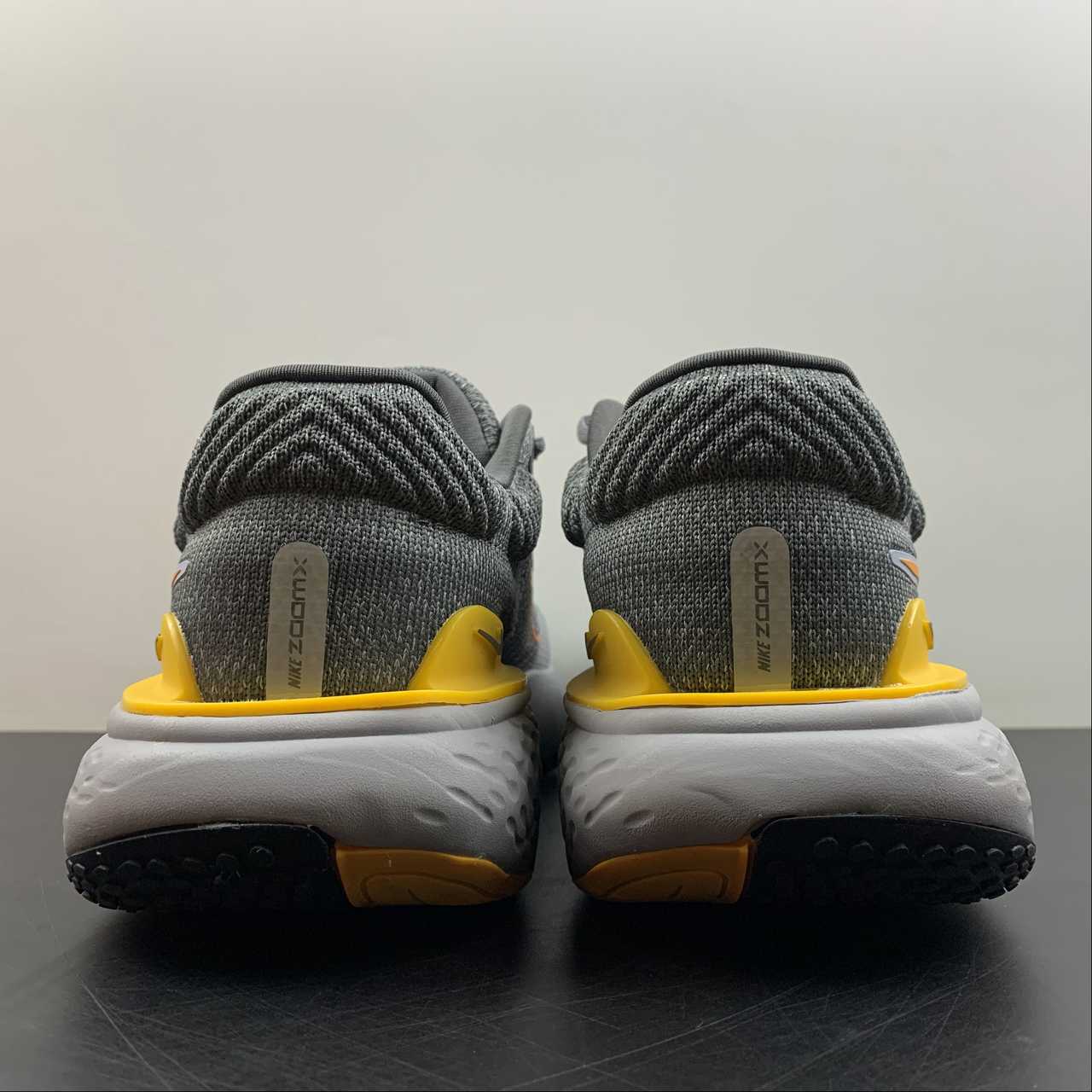 Tênis Nike ZoomX Invincible Run Flyknit 2