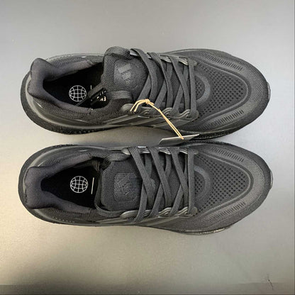 Tênis Adidas UltraBoost Light 23