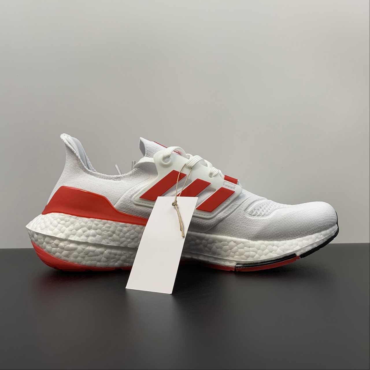Tênis Adidas UltraBoost 22