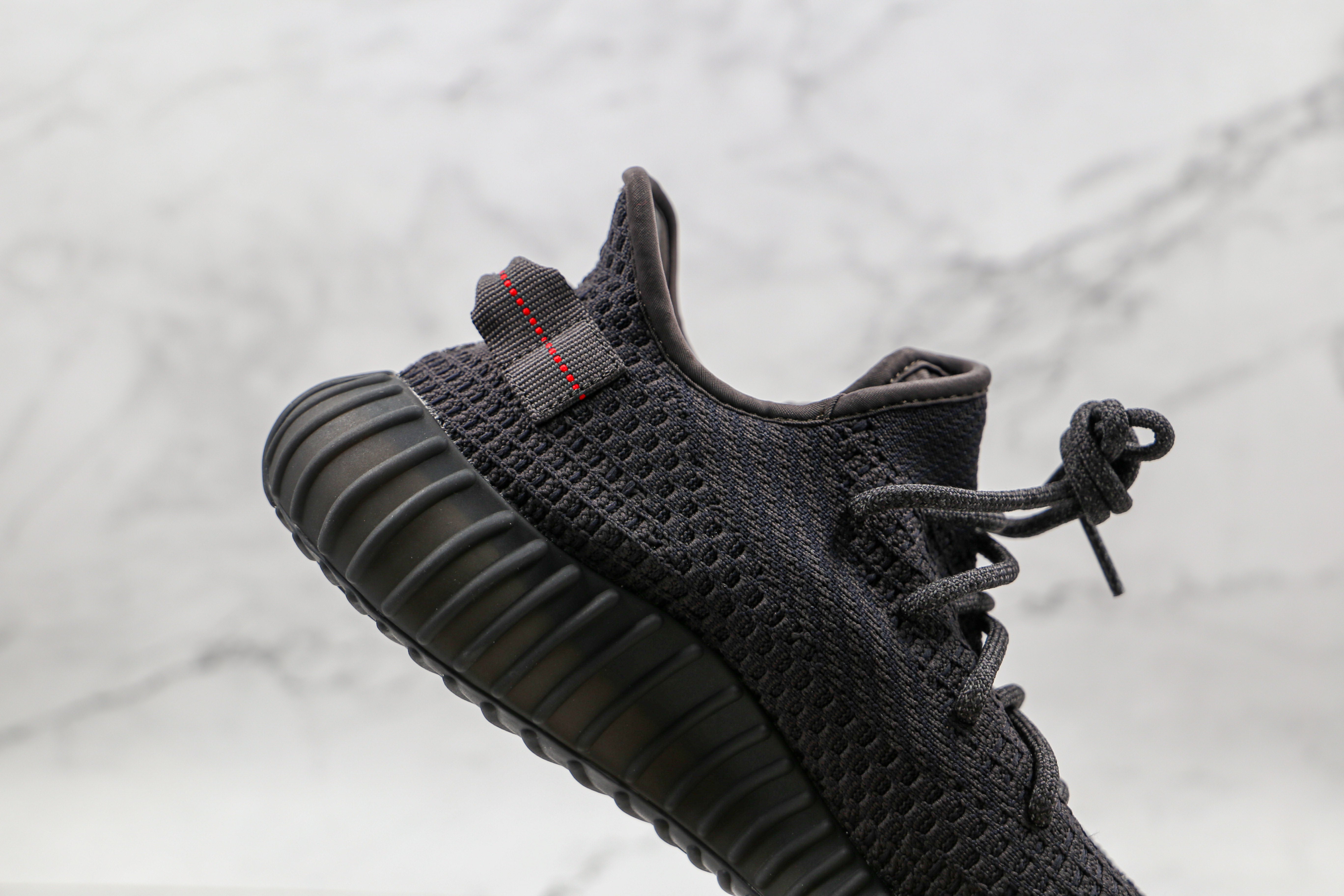 Adidas Yeezy Boost 350 v2 Black