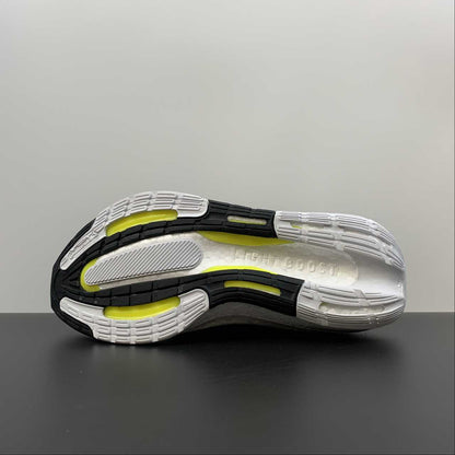 Tênis Adidas UltraBoost Light 23