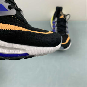 Tênis Adidas UltraBoost Light 23