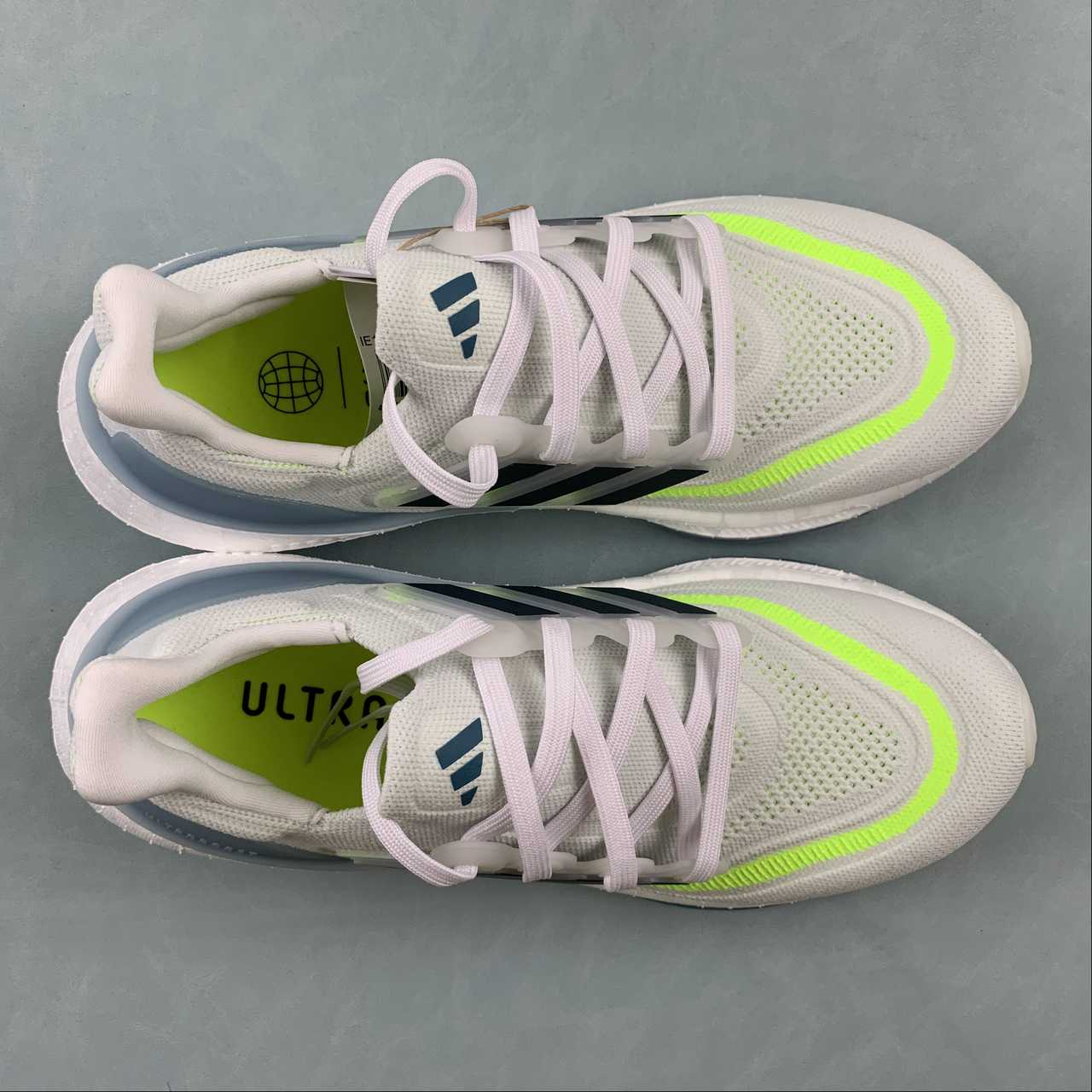 Tênis Adidas UltraBoost Light 23