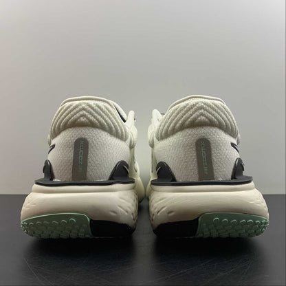 Tênis Nike ZoomX Invincible Run Flyknit 2