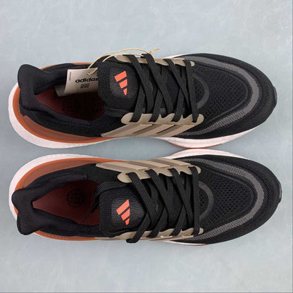 Tênis Adidas UltraBoost Light 23