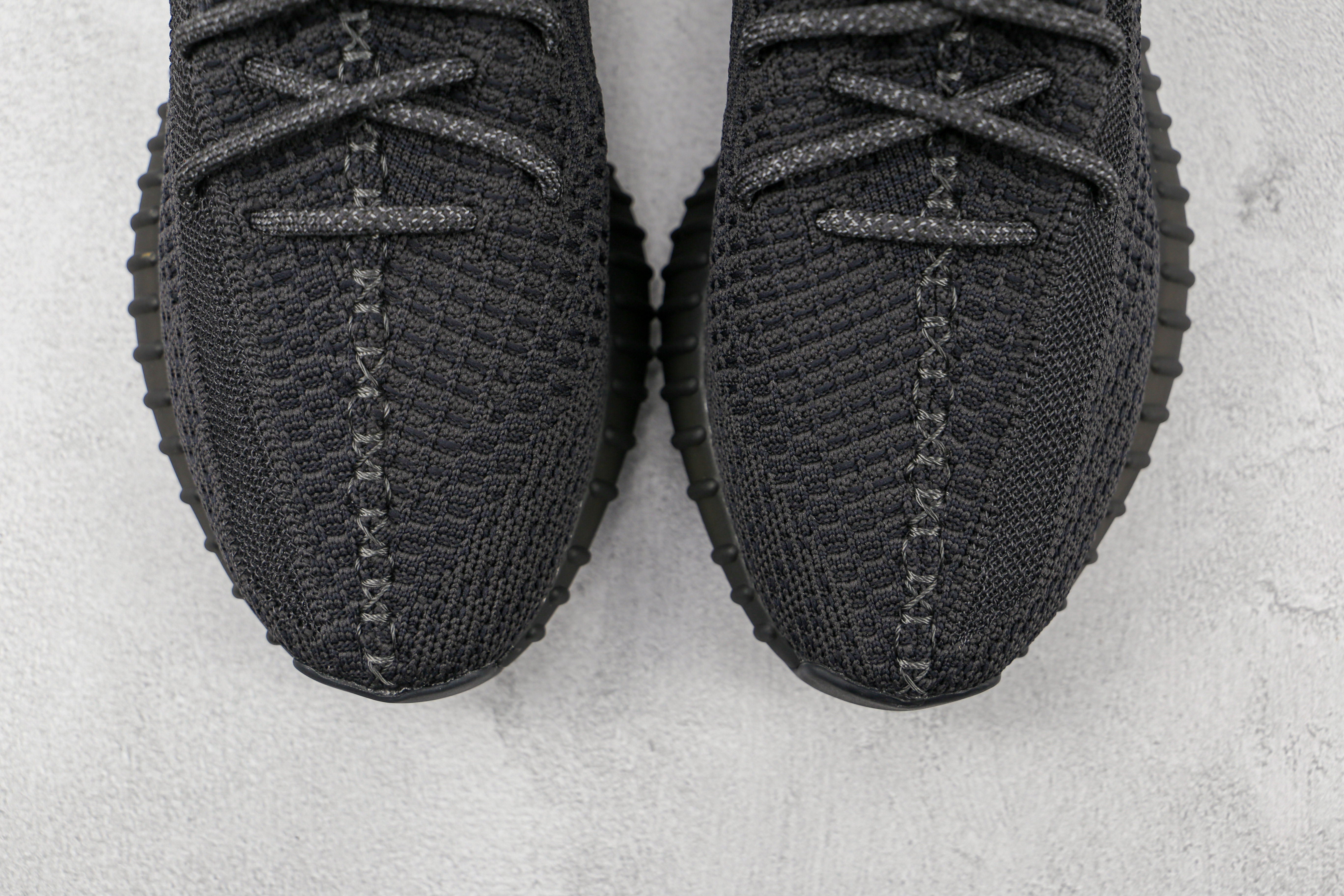Adidas Yeezy Boost 350 v2 Black
