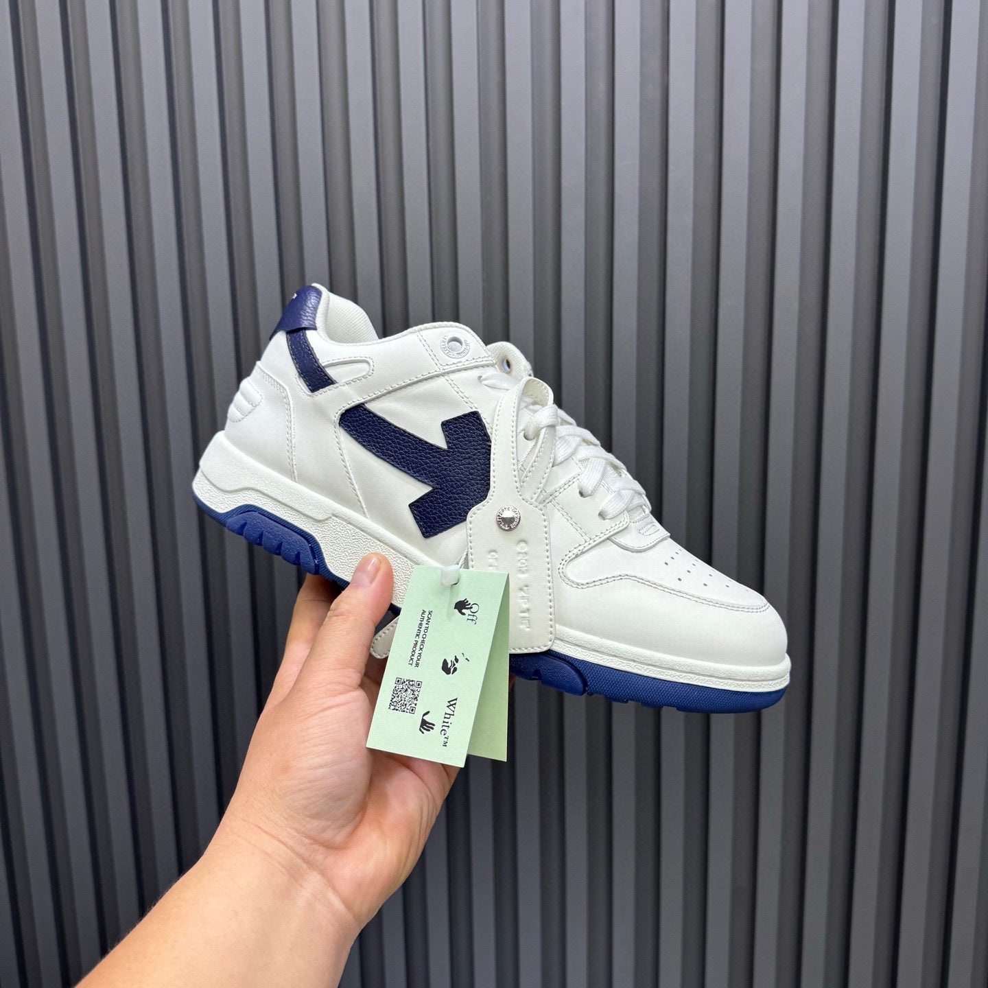 Tênis Off-White Out of Office de Couro