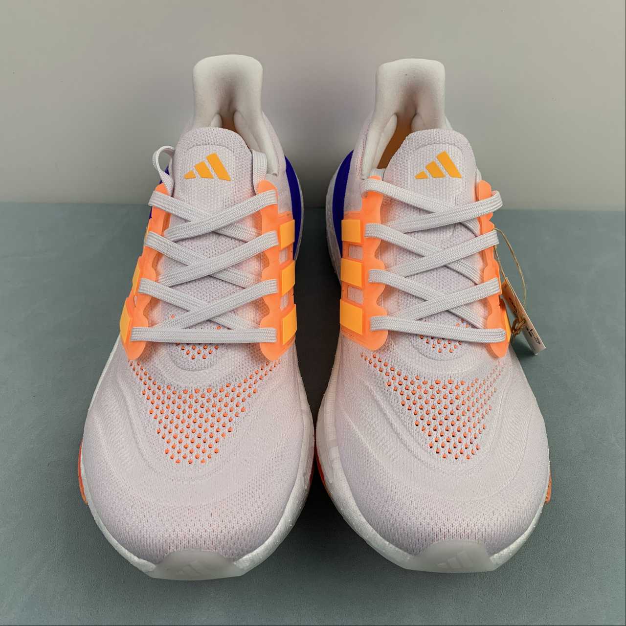 Tênis Adidas UltraBoost Light 23