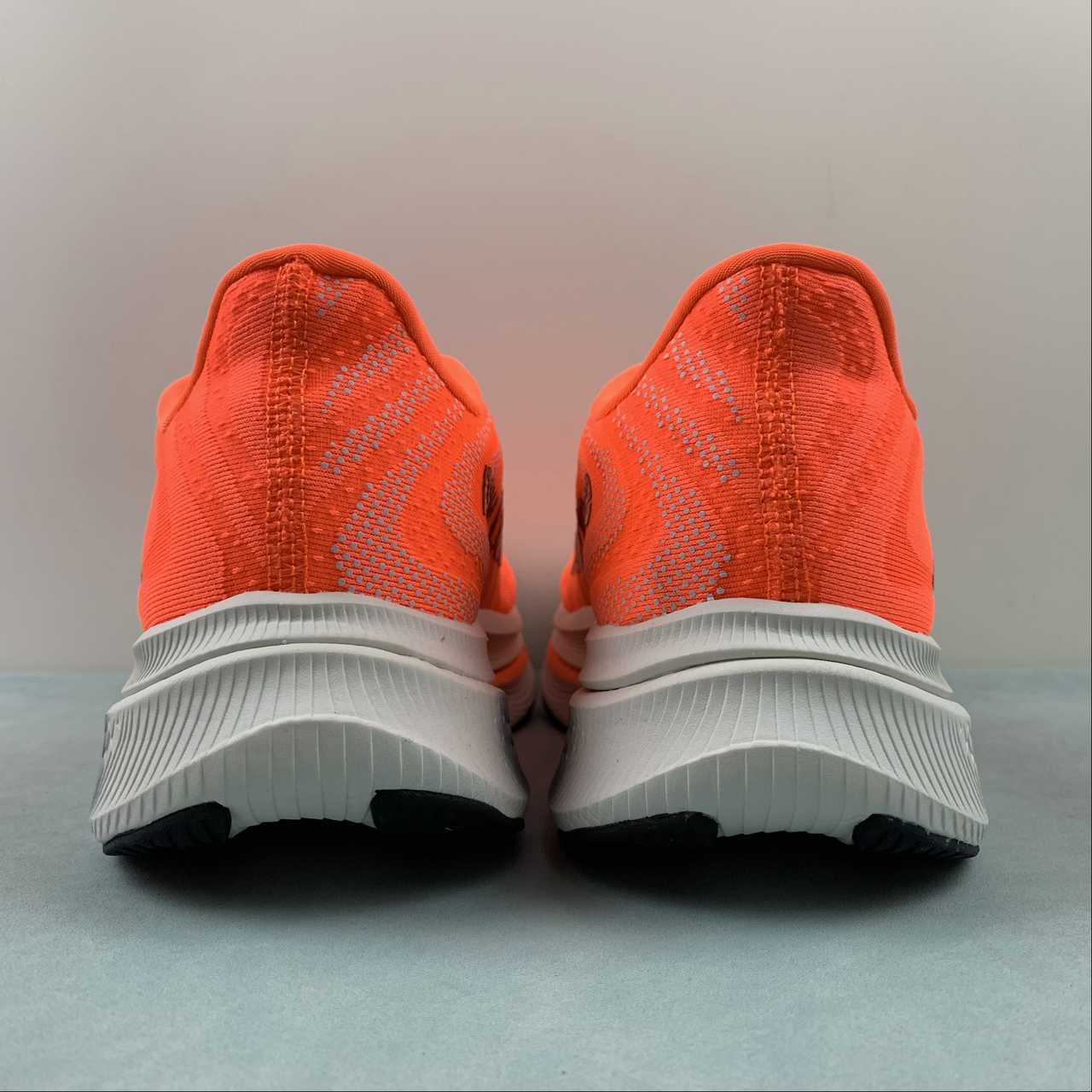 Tênis New Balance Fuelcell Supercomp Trainer V2