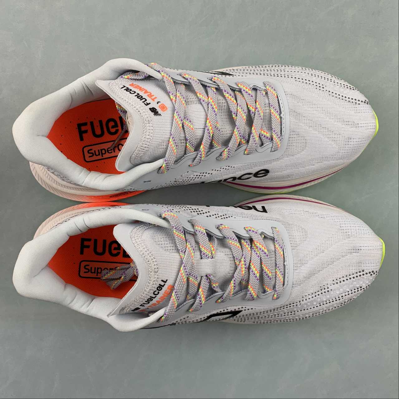 Tênis New Balance Fuelcell Supercomp Trainer V2