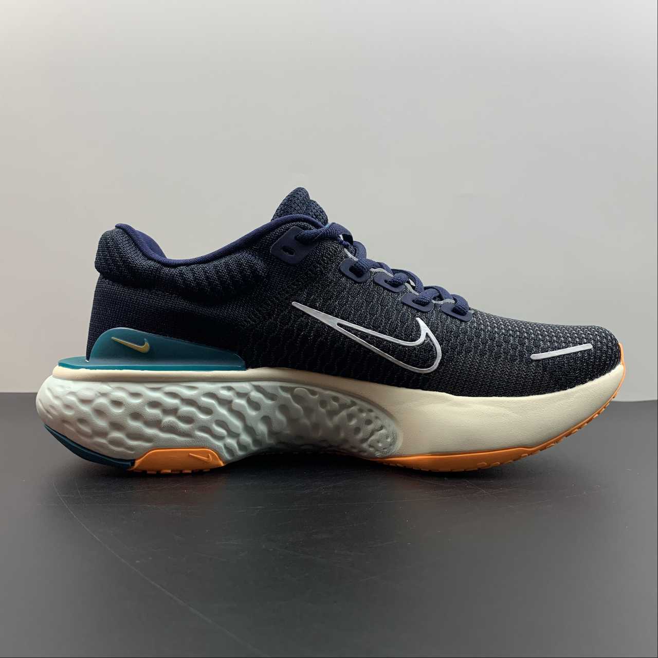 Tênis Nike ZoomX Invincible Run Flyknit 2