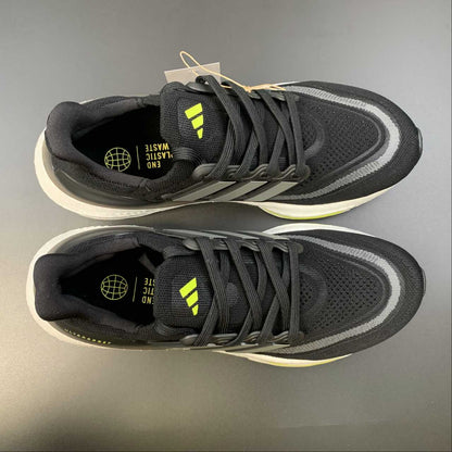 Tênis Adidas UltraBoost Light 23