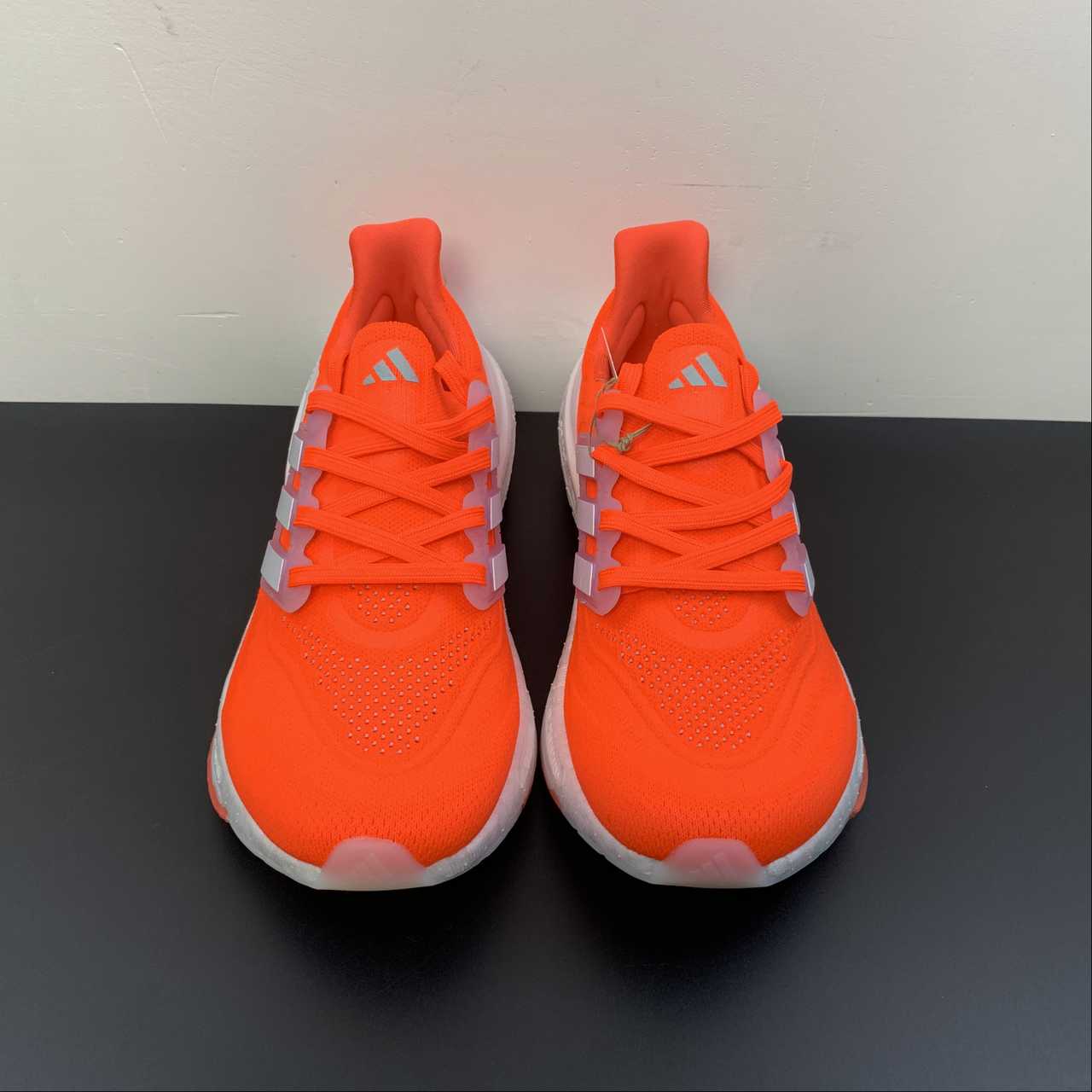 Tênis Adidas UltraBoost Light 23