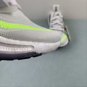 Tênis Adidas UltraBoost Light 23